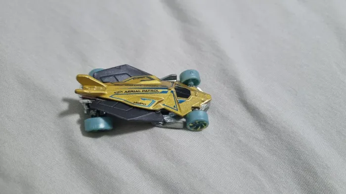 Hot Wheels - Airuption - FYG78 Dourado
