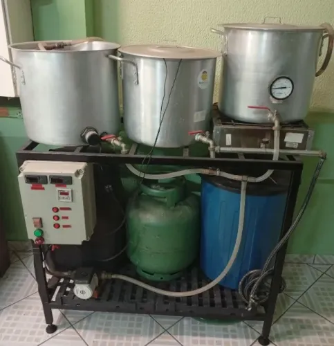 Equipamento semi automático para fabricar cerveja