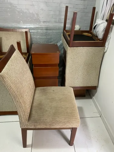 Vendo mesa 6 cadeiras