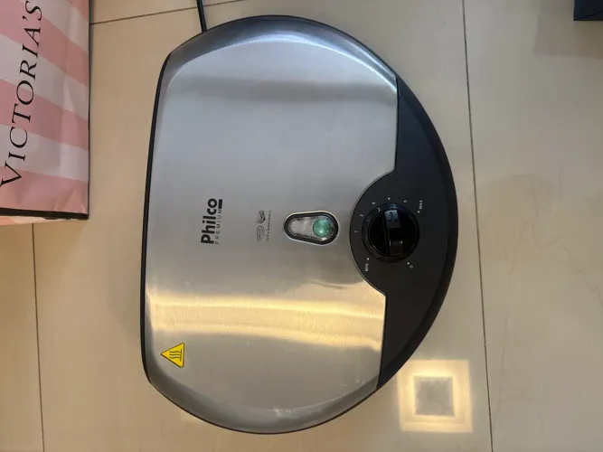 Grill e sanduicheira Philco semi nova