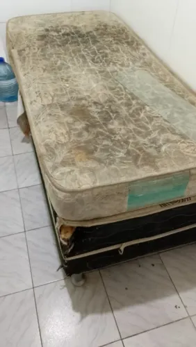 Cama de solteiro com colchão