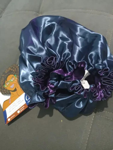 Touca de Cetim Anti Friz Novinha Para Cabelos Cacheados Volumosos