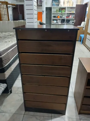Cômoda 8 gavetas