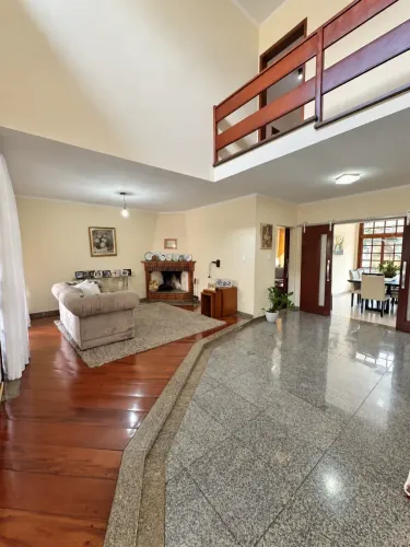 Sobrado com Suíte com Closet e Banheira, Área Gourmet e 4 Vagas - Centro Alto Ribeirão Pir