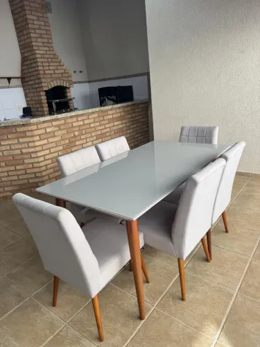 Mesa de Jantar com Cadeiras