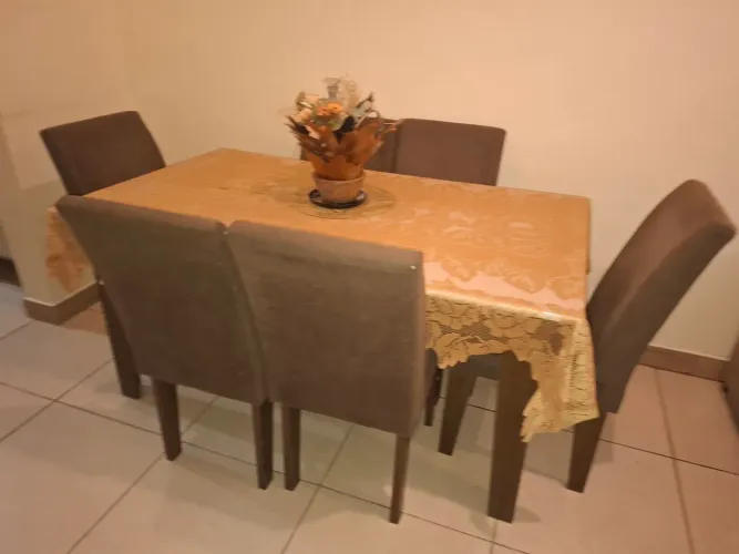 Mesa 6 lugares com 6 cadeiras