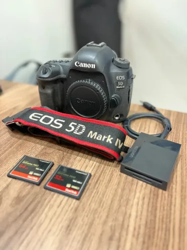 Canon 5D Mark IV