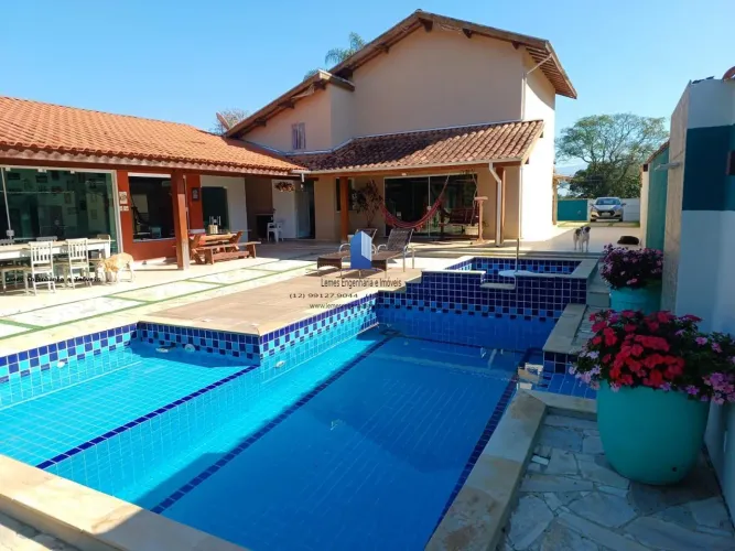 Chácara para Venda em Pindamonhangaba, Nossa Senhora do Perpétuo Socorro, 3 dormitórios, 3