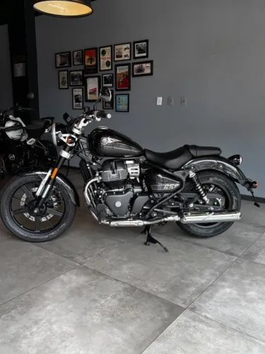 ROYAL ENFIELD SUPER METEOR 650 ASTRAL BLACK
