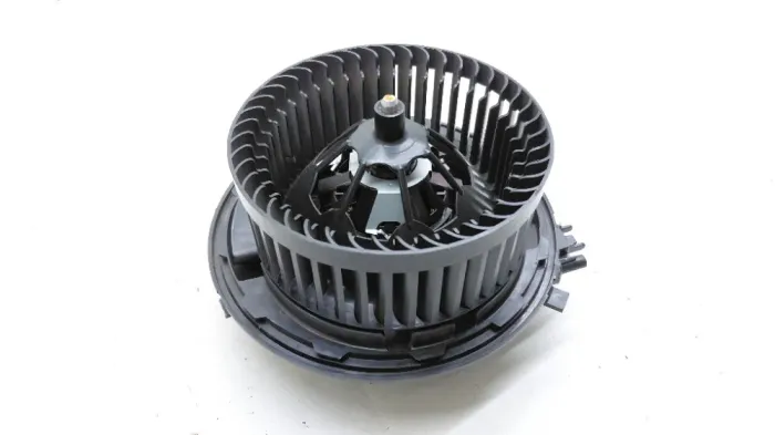 Ventilador Ar Condicionado Vw Passat 2.0  2018 