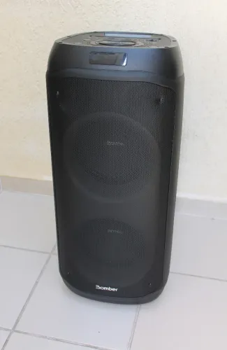 Caixa Bomber Party 1250 140WRMS 100-240V 60/50Hz - Usada e perfeita