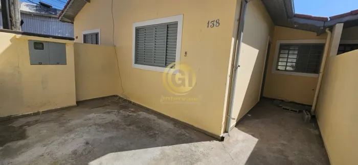 Imperdível oportunidade: Casa para venda ou locação em Jacareí-SP, bairro São João, 2 quar