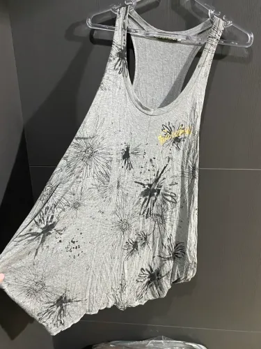Blusa Regatão Cavalera Bem ampla Tamanho P