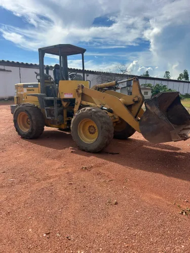 Pá carregadeira komatsu wa 180