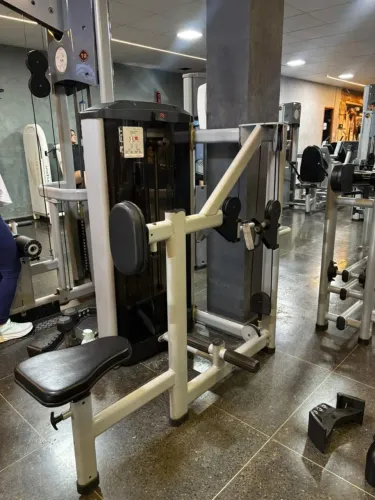 Aparelho musculação Remada unilateral costas