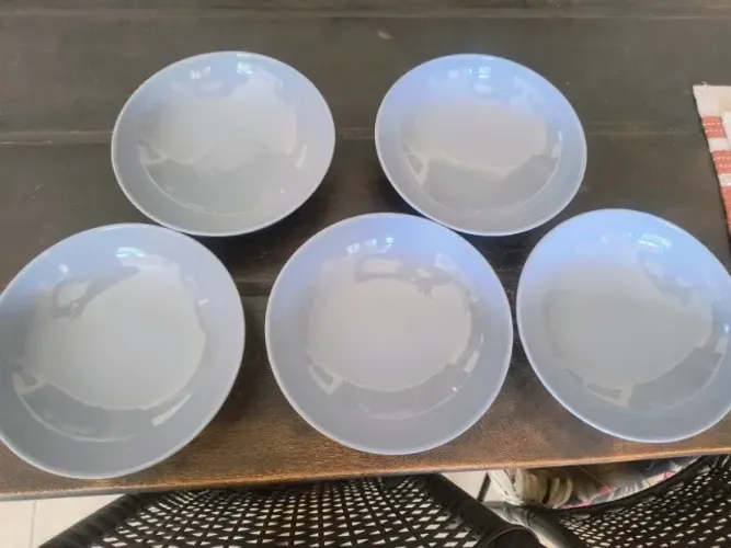 Pratos fundos azul