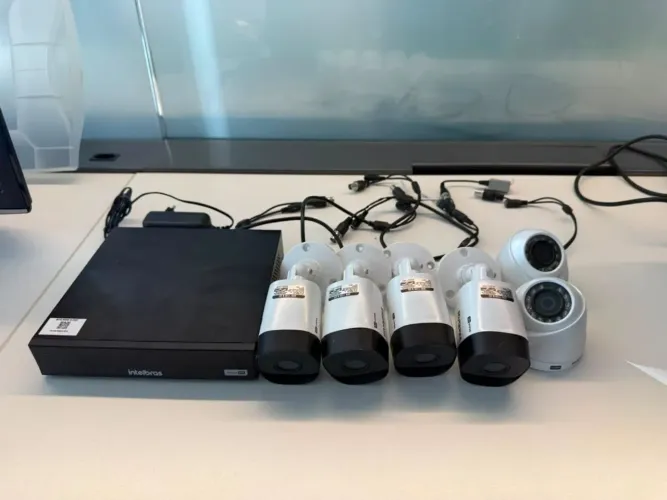 Kit CFTV Intelbras com 6 Câmeras + DVR sem HD