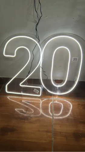 Letra de led para decoração 