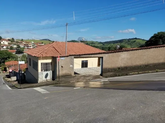Aluguel de casa na cidade Desterro de Entre Rios MG