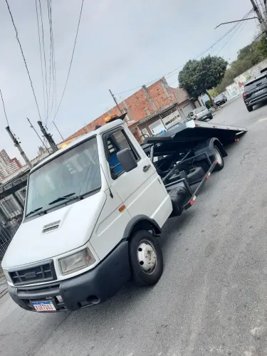 Guincho plataforma Iveco Daily 2007