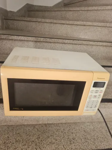 Micro-ondas Panasonic usado