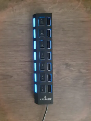 HUB USB 7 PORTAS COM CHAVE INDIVIDUAL E LED - NOVO