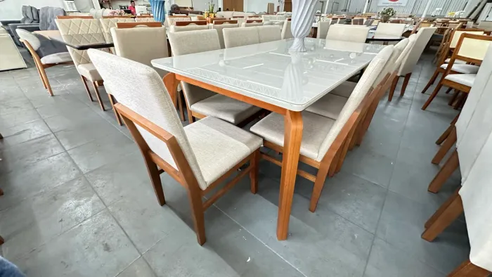 Mesa de jantar nova madeira