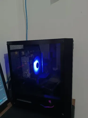 Computador em excelente estado.