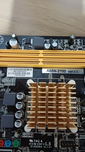 Placa mãe Biostar A68N com processador
