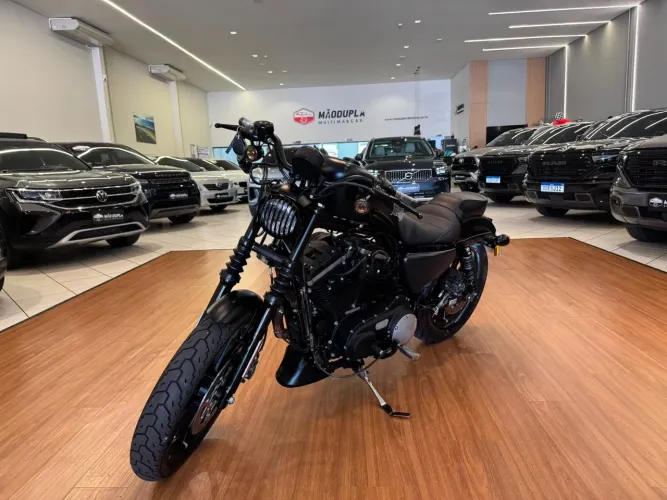 Harley-Davidson XL 883N IRON