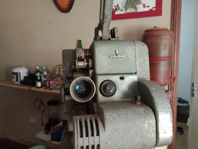 Projetor de cinema 16mm