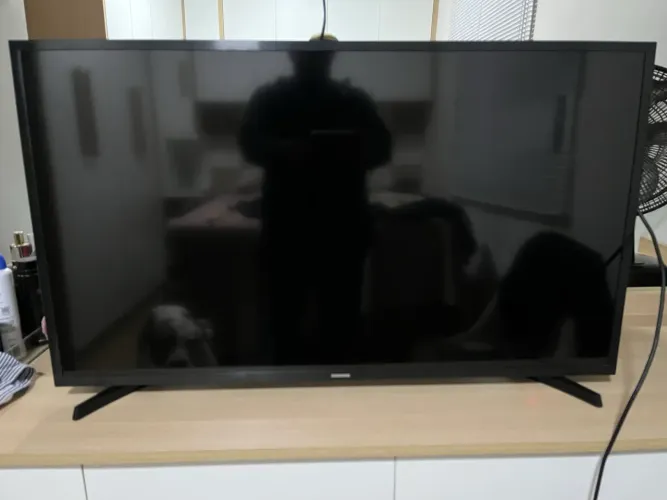 Vende 2 tvs Philips de 32 polegadas e 1 tv Samsung de 42 polegadas 1300,00 Acei