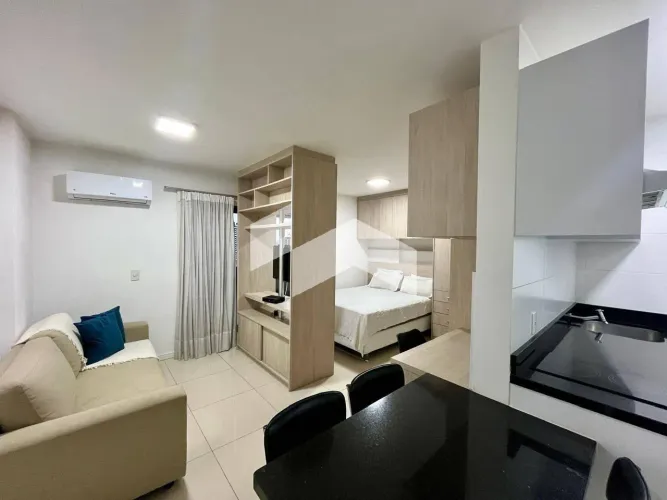 Studio com 34 m², 1 quarto para alugar no bairro Centro.