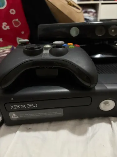 Xbox 360 Slim + Kinect + Controle + 3 Jogos Originais - Completo
