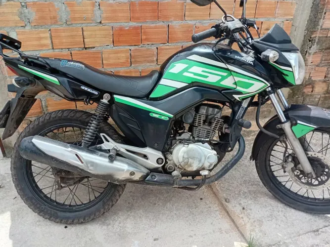 Vendo moto fan 150 esdi 2015 8 mil reais 