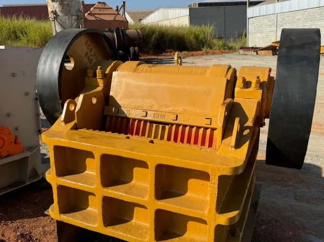 Britador 90x26 marca faço ( totalmente reformado )