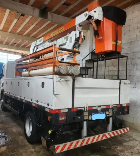 VENDO 2 CESTOS AÉREOS ANO 2020 DE FAB. PHD 10,5 METROS, INSTALADOS..