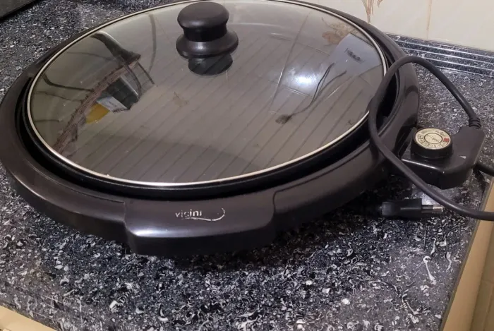 Grill Elétrico com Tampa de Vidro - Excelente Estado de conservação