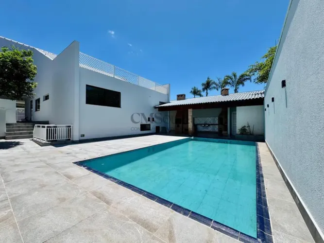 Casa para venda e locação | 6 quartos / 3 suítes | sauna, piscina, churrasqueira, forno e