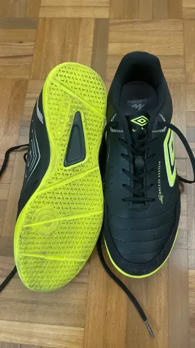 Chuteira futsal Umbro Neo Confort
