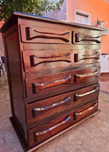 Comoda de madeira maçiço 
