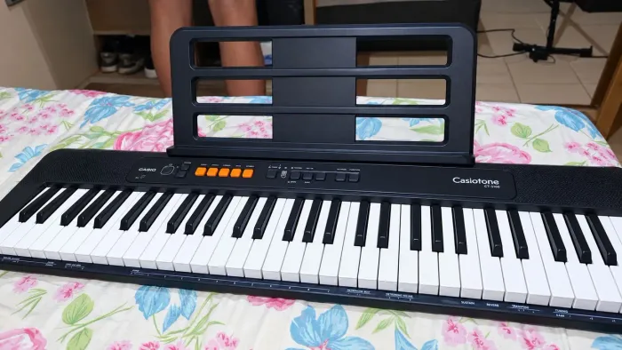 Teclado Casio Casiotone CT-S100 + suportes