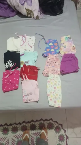 Roupas de menina tamanho 3.