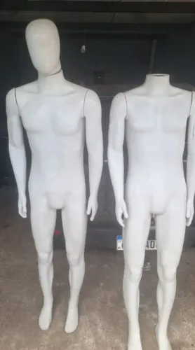 2 maniquins masculino