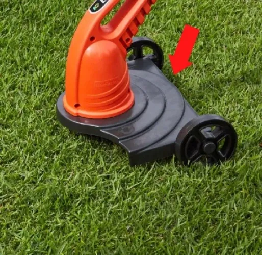 Adaptador com rodas para aparador de grama