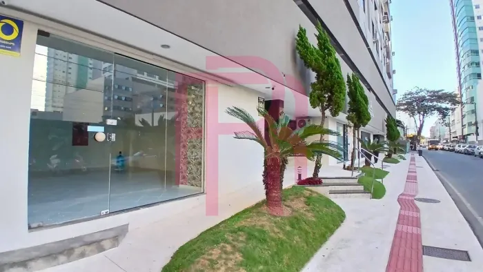Sala comercial para locação no Centro de Balneário Camboriú.