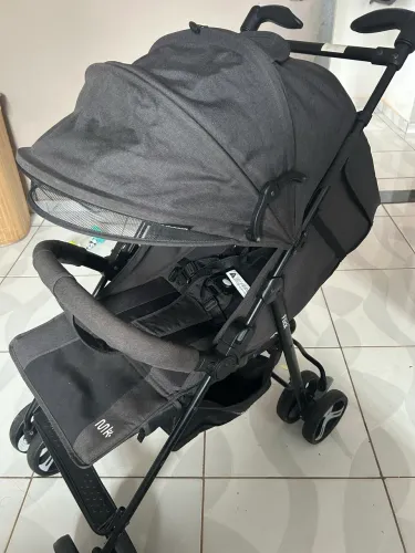 Carrinho de bebê excelente estado