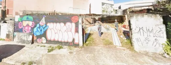 TERRENO PLANO NO NÍVEL DA RUA EM ZONA ESPECIAL PARA COMERCIOS EM GERAL