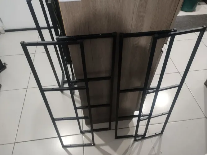 Suporte de prateleira para teto