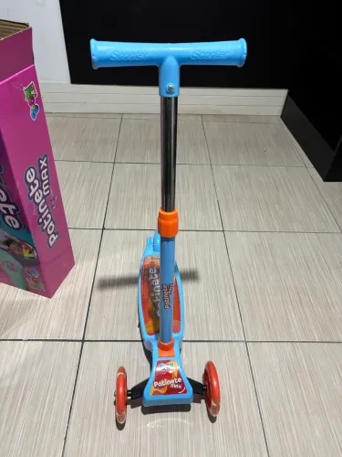 Patinete infantil com led novo na caixa